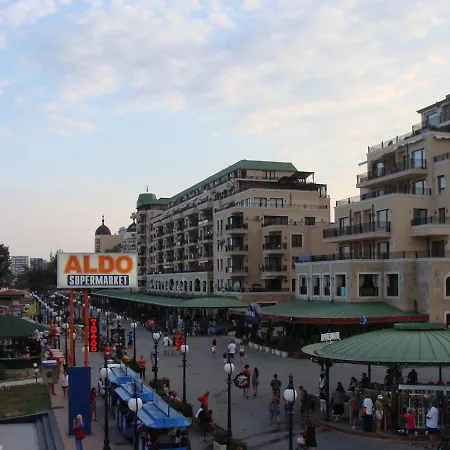 Admiral Golden Sands