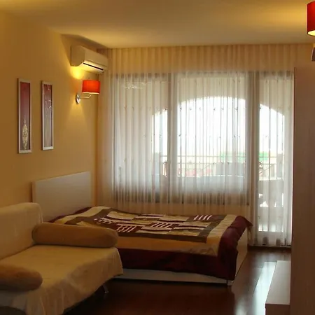 Admiral Apartment *