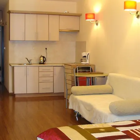 Admiral Apartment *