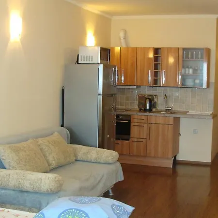 Admiral Apartment *