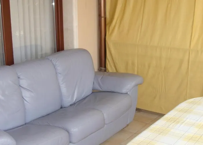 Admiral Golden Sands